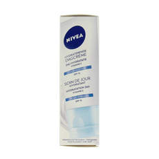 Nivea Essentials hydraterende dagcreme norm/gem SPF15 50.00 Milliliter