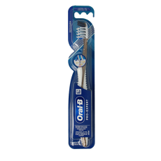 Oral B Pro-Expert cross action tandenborstel clean medium 1 Stuks
